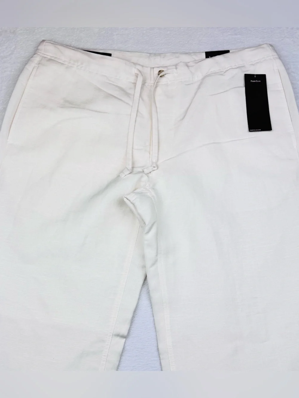 Perry Ellis NWT Linen Blend Pants. Ivory color. Drawstring waist. Men’s size 36.